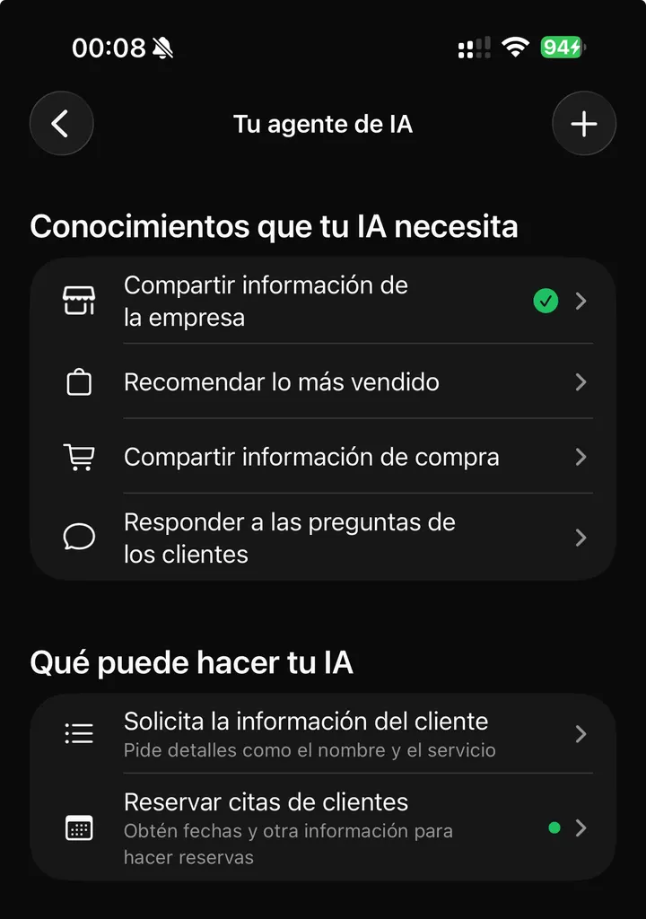 Pantalla Tu agente de IA en WhatsApp Business con las secciones Conocimientos que tu IA necesita (compartir información de la empresa, recomendar lo más vendido, compartir información de compra, responder a las preguntas de los clientes) y Qué puede hacer tu IA (solicitar la información del cliente, reservar citas de clientes)