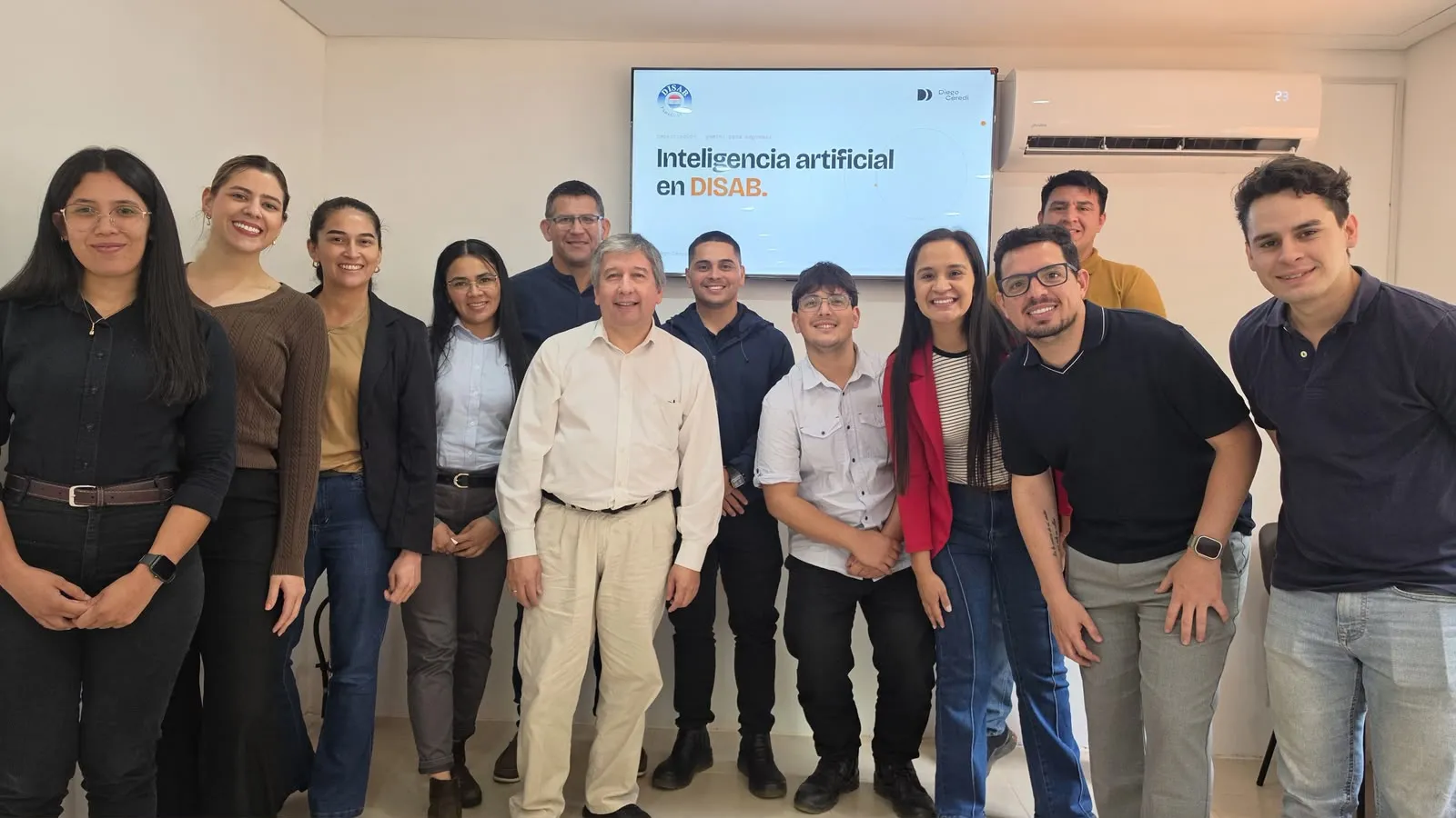 DISAB Paraguay — Cómo capacité en Gemini para empresas a 12 personas de DISAB Paraguay en Lambaré: 2 jornadas sobre Google Workspace, más de 20 tareas automatizadas y una hoja de ruta por área